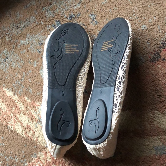 Women’s size 9 Charles Albert Breathable Crochet Lace Ballet Flat -ivory - Picture 5 of 8